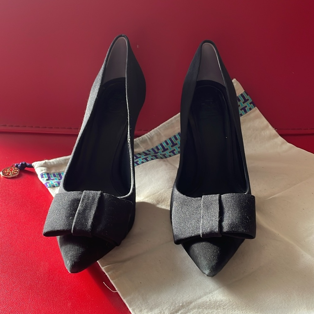 TORY BURCH Aria Black Grosgrain Pumps Heels Classic Bow cap toe size 7